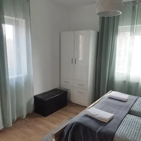 Apartment Goenyuei Alom Kucko