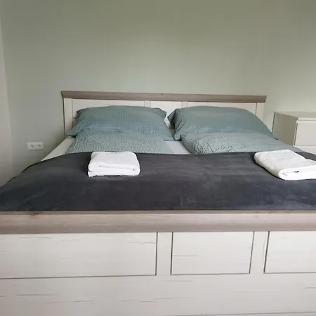 Goenyuei Alom Kucko Gönyů